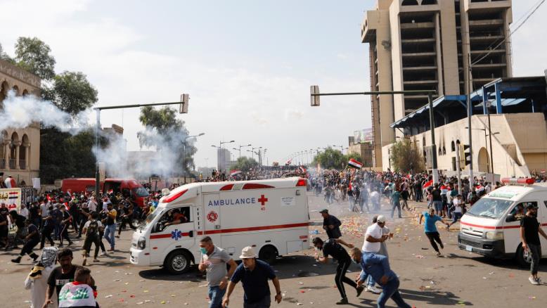 أكثر من 21 قتيلا و 1779 جريحا في مظاهرات  العراق وإعلان حظر للتجوال في محافظات جنوبية