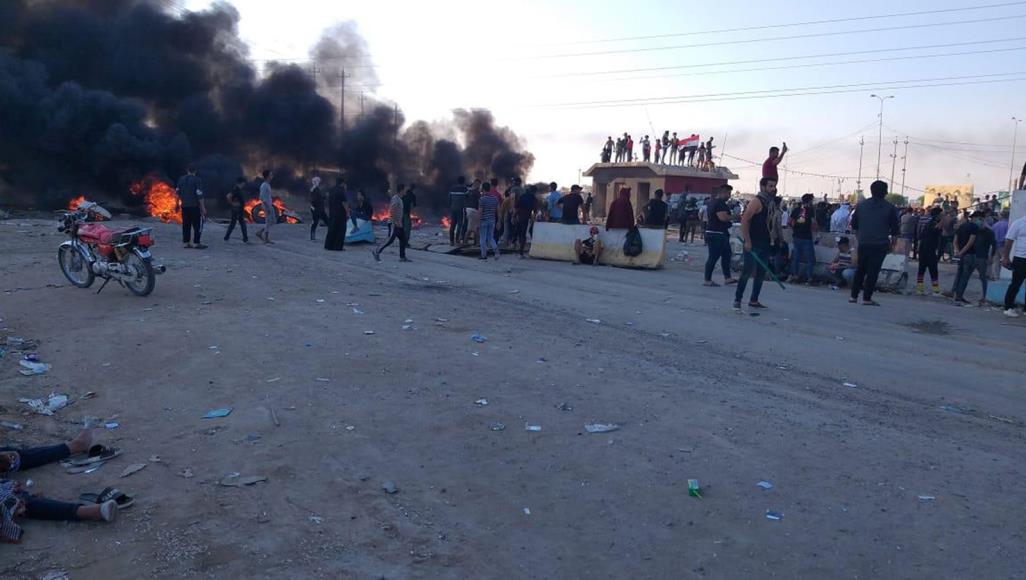 مظاهرات العراق ،اكثر من 260 قتيلا  حتى الان ، و تمتد إلى إغلاق الموانئ. في الجنوب