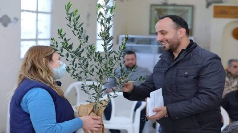 بلا تعليق : سوريا.. 8 مليارات ليرة ورسالة بخط أسماء الأسد مع كل غرسة لمتضرري الحرائق!!